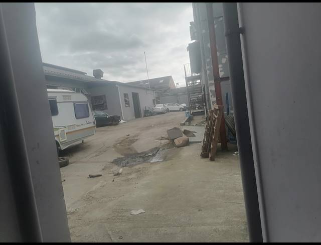 5,600M² WAREHOUSE FOR SALE IN ISIPINGO RAIL